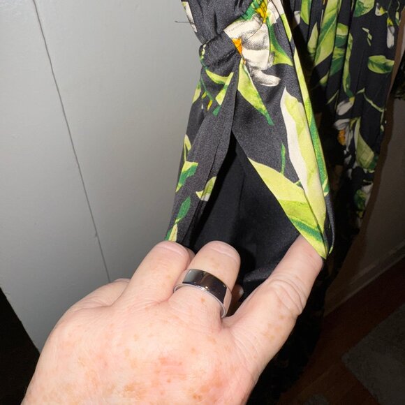 Express – Floral Square-Neck Spaghetti-strap Tie-Shoulder Ruched Tiered Maxi, XL - Picture 6 of 8